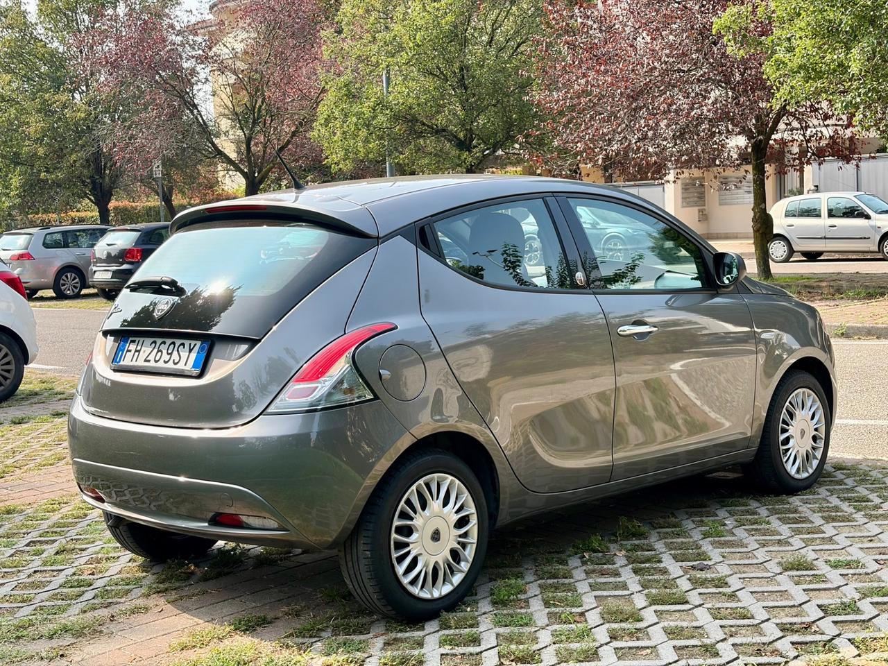 Lancia Ypsilon 1.2 69 CV 5 porte GPL Ecochic Gold