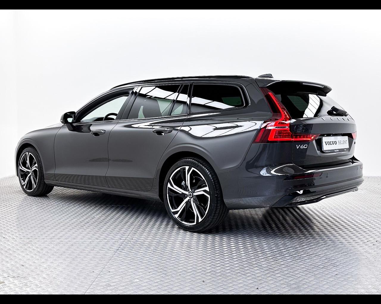 VOLVO N.V60 Plus Dark B4 AUT