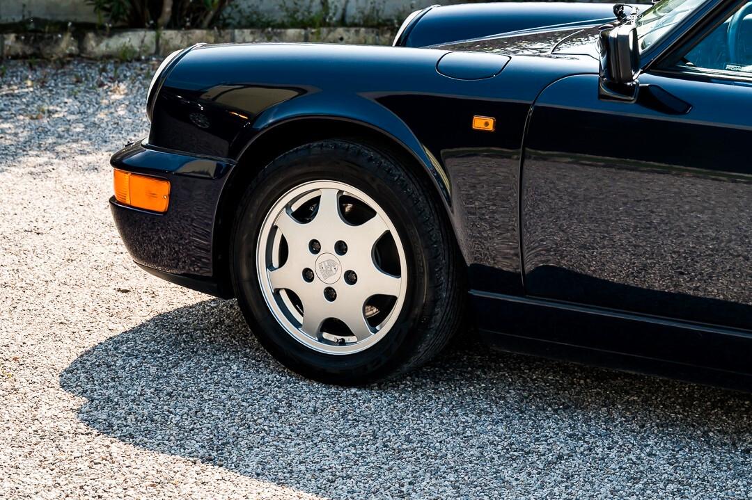 Porsche 911 964 Carrera 4 Cabriolet