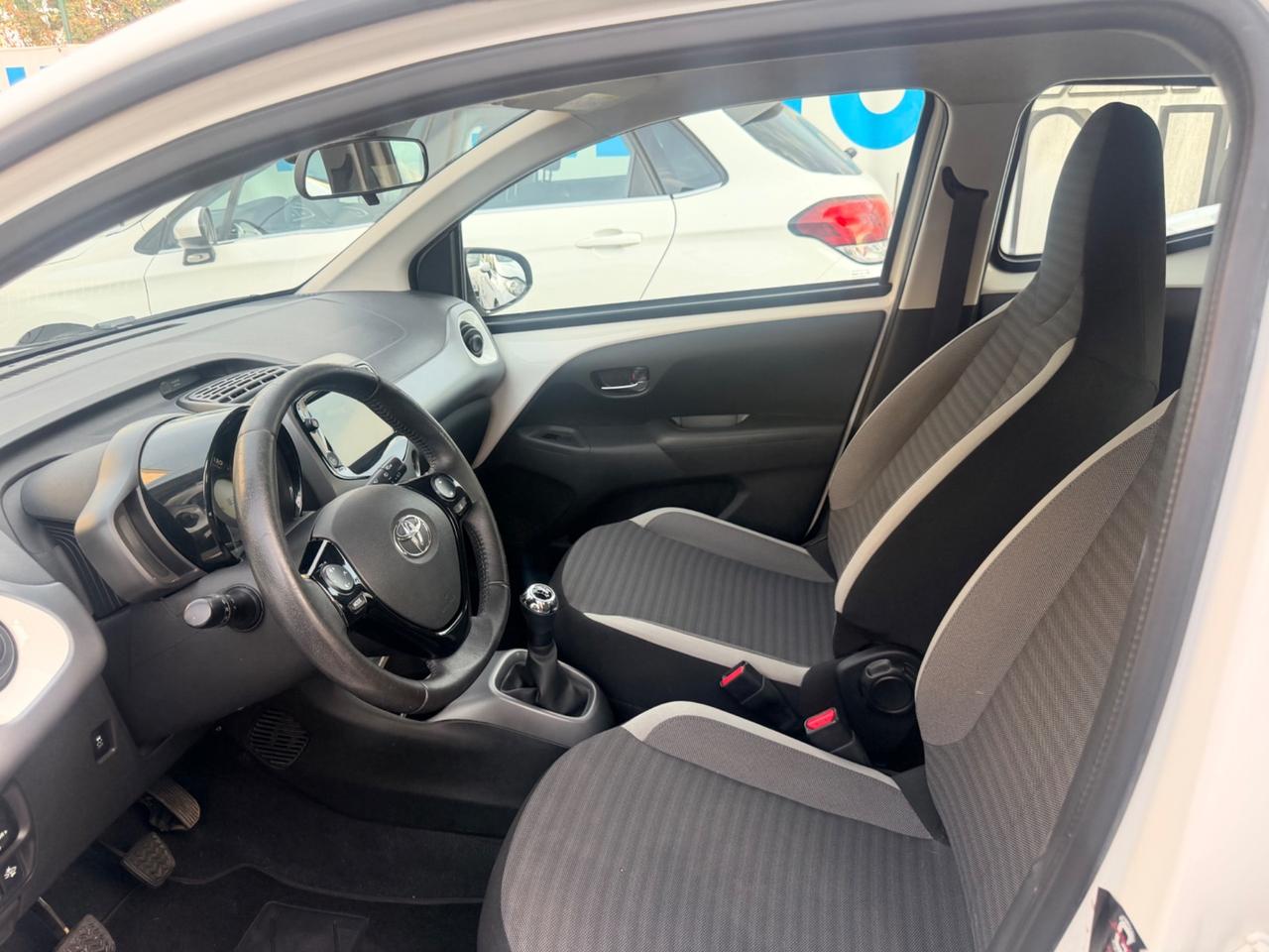 Toyota Aygo 1.0 72 CV 5 porte 82000 KM