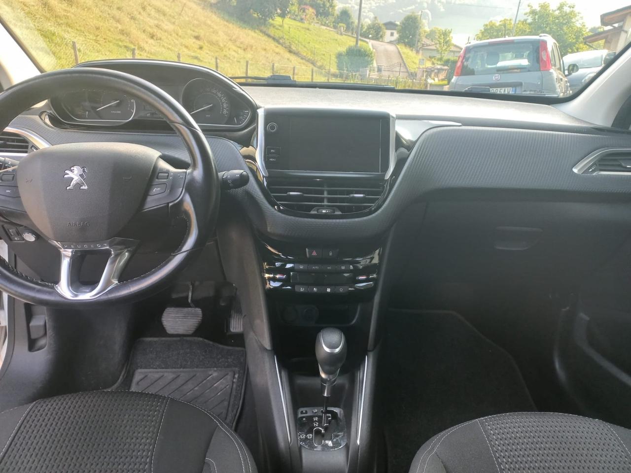 Peugeot 208 GPL + Cambio automatico