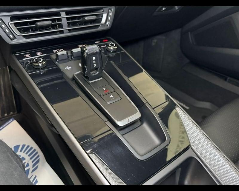 Porsche 911 (992) Carrera