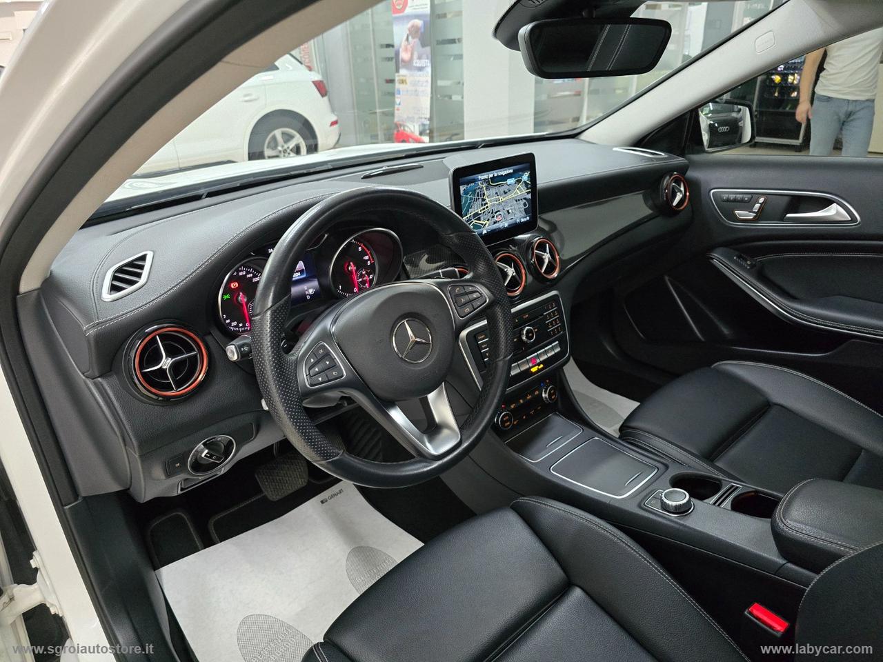 MERCEDES-BENZ GLA 200 d Automatic Premium NIGHT EDITION