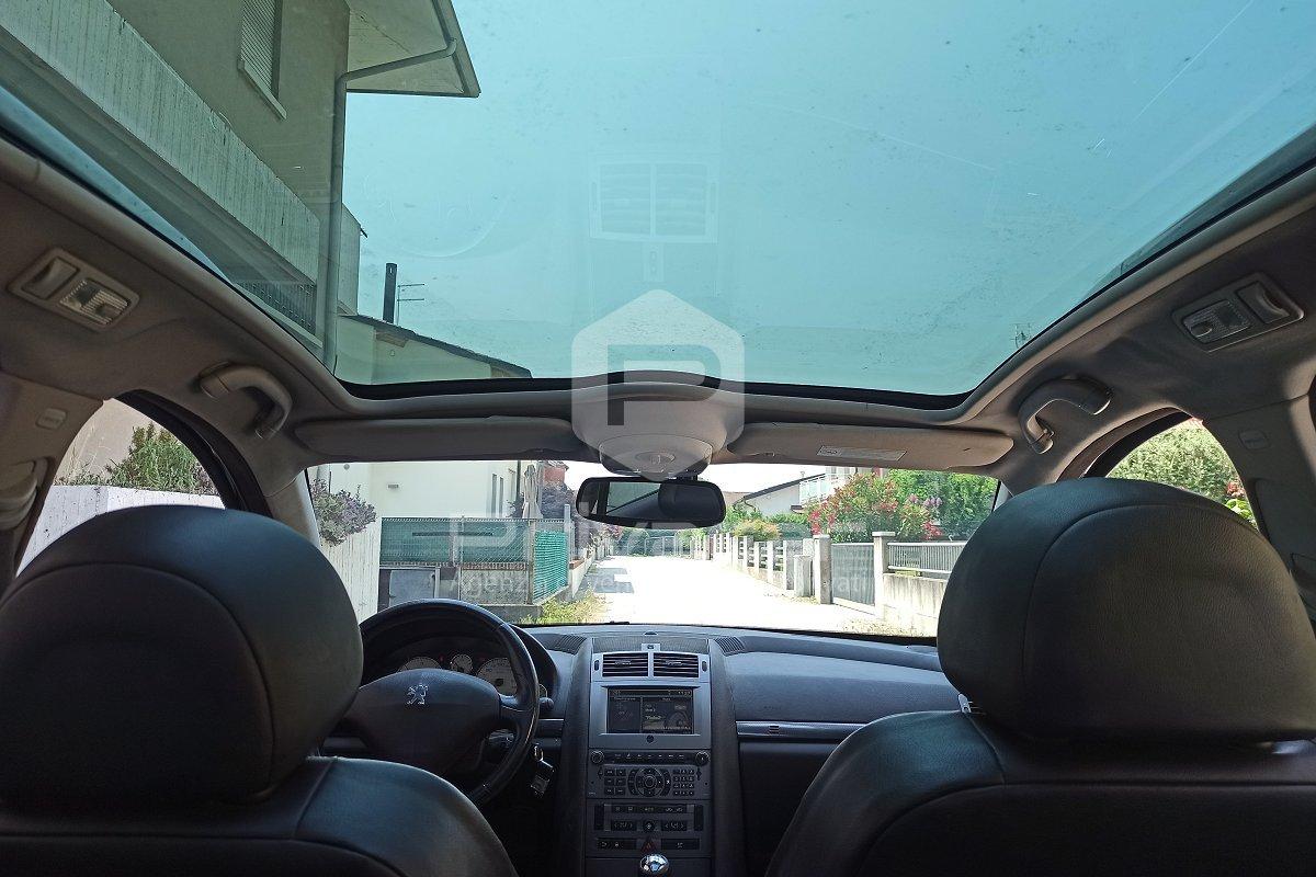 PEUGEOT 407 2.0 HDi SW Premium