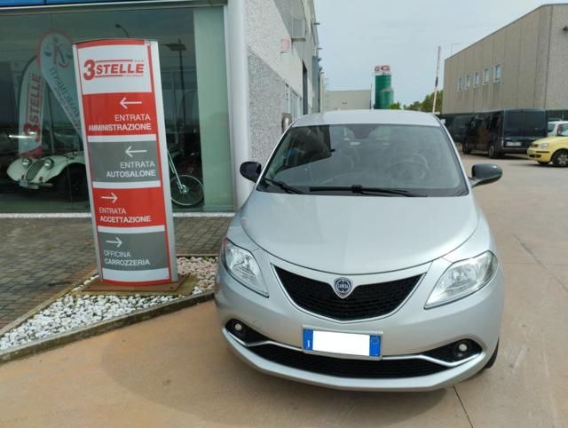 LANCIA Ypsilon 1.2 69 CV 5 porte Gold