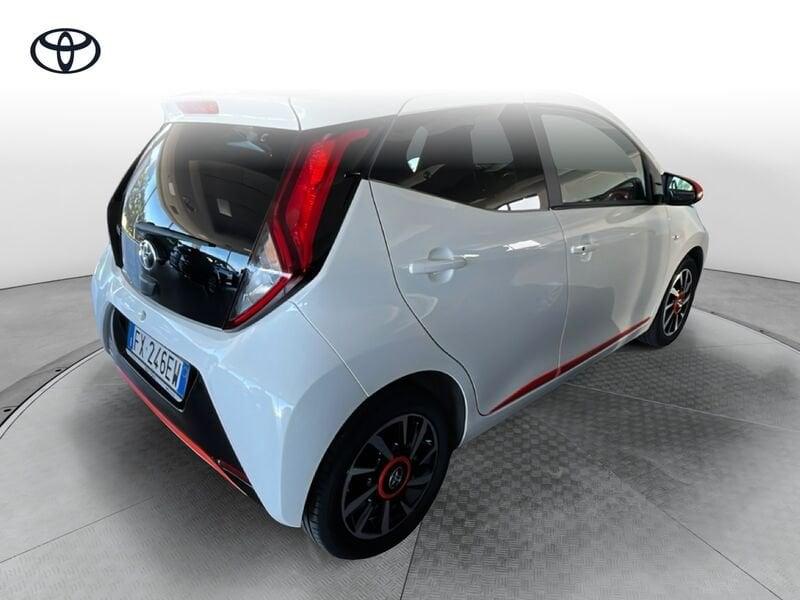 Toyota Aygo 004282 1.0 VVT-i 72 CV 5 porte x-wave orange