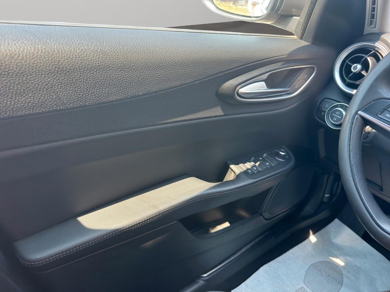 Alfa Romeo Giulia 2.2 Turbodiesel 180 CV Super