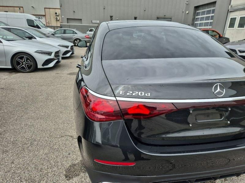 Mercedes-Benz Classe E 220d Berlina AMG Line Premium