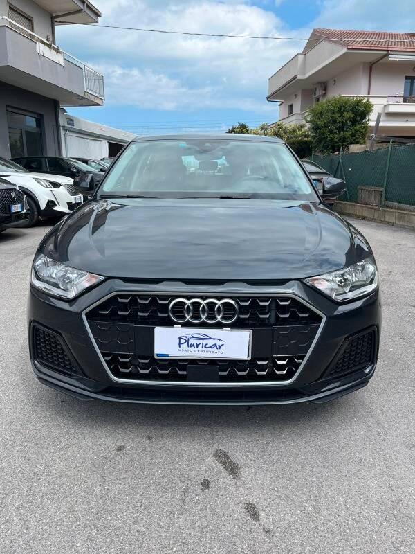 Audi A1 25 1.0 tfsi Admired