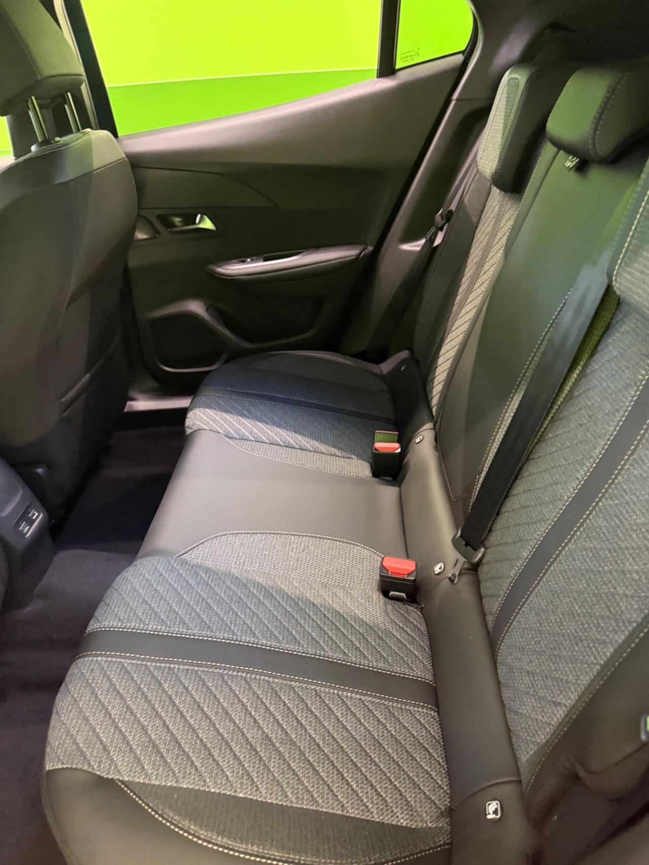 Peugeot 2008 PureTech 130 S&S EAT8 Allure
