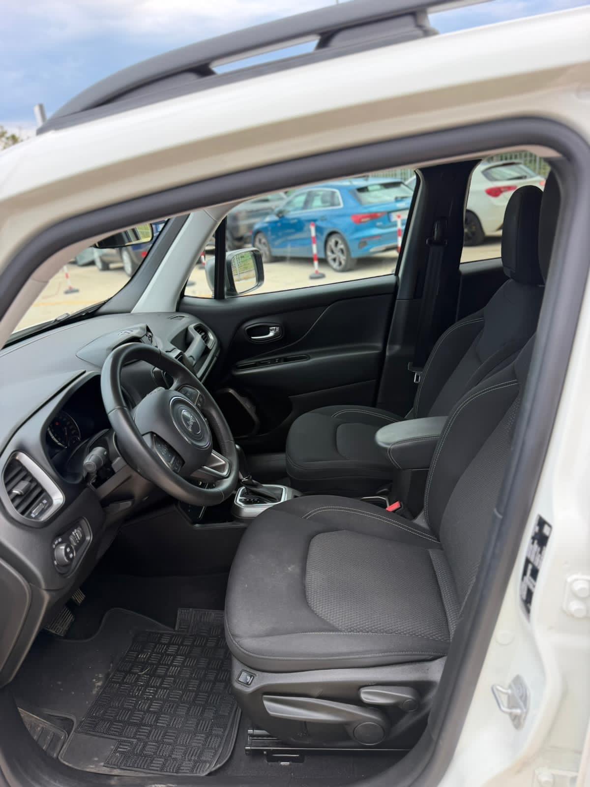 Jeep Renegade 1.3 T4 DDCT Business