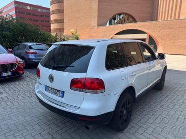 Volkswagen Touareg 3.2 V6 tiptronic