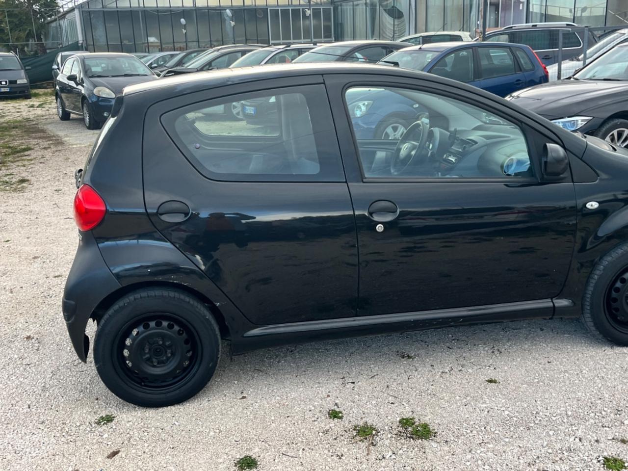 Toyota Aygo 1.0 12V VVT-i 5 porte Now