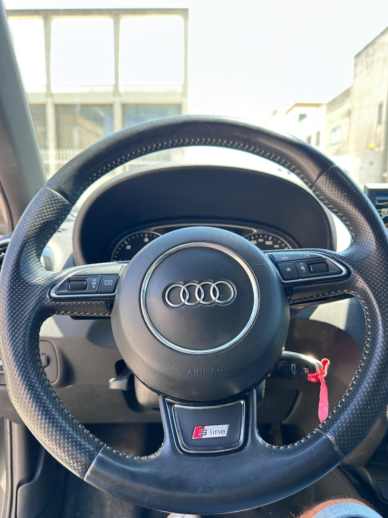 Audi A1 1.6 TDI S tronic line edition-2014/LED/NAVI/16”