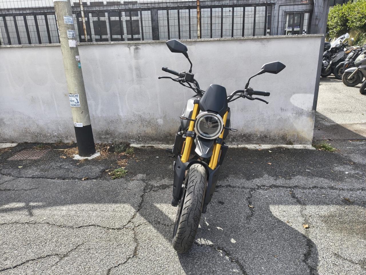 Moto Morini 6 ½ (seiemezzo 650cc)