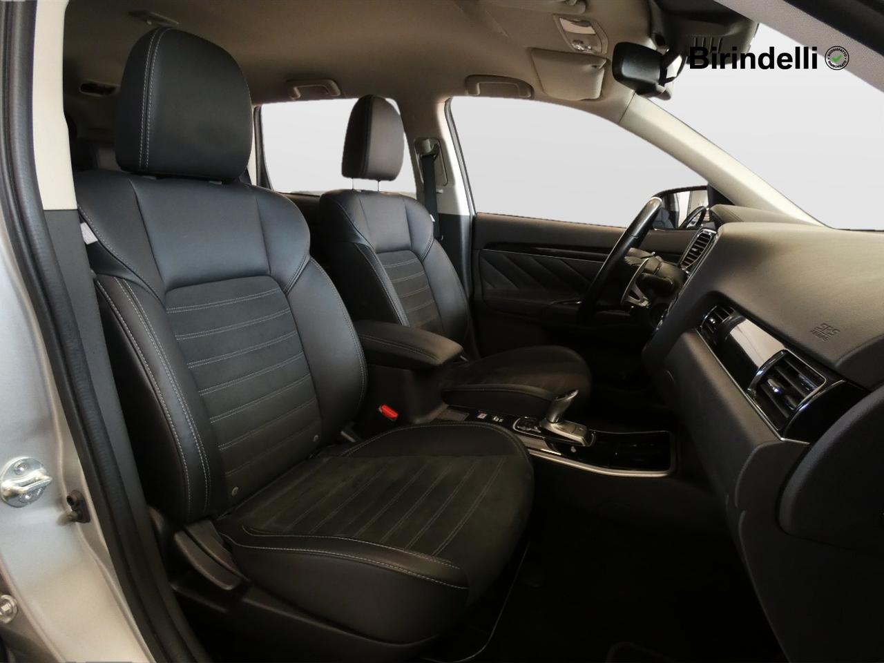 MITSUBISHI Outlander 3ª serie - Outlander 2.4 MIVEC 4WD PHEV Instyle Plus SDA