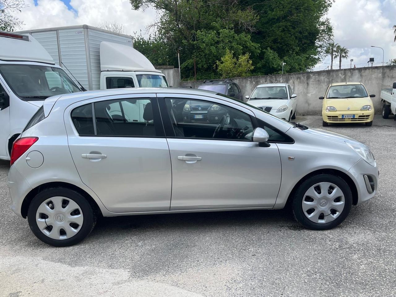 Opel corsa 5 P-1.2 benz. Km 100000-2013