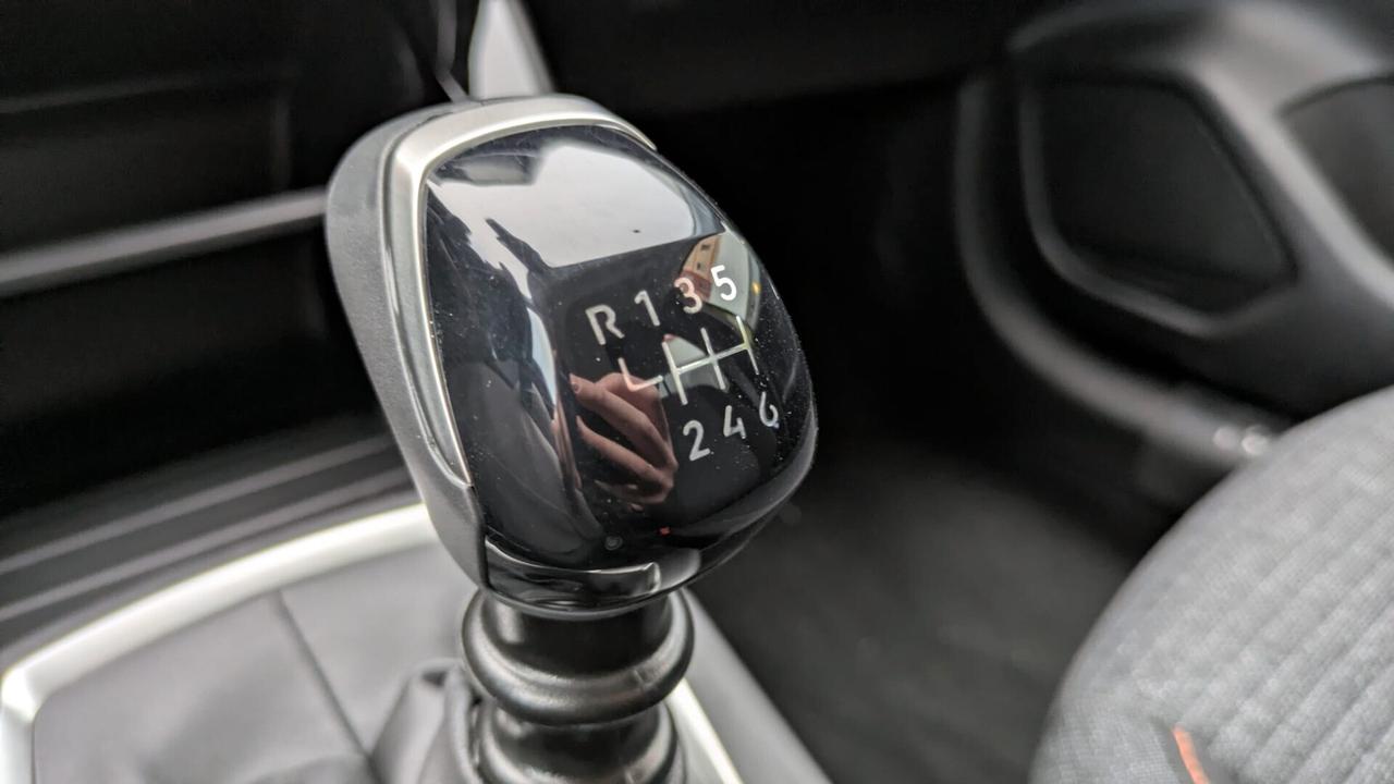 Peugeot 208 100 STYLE