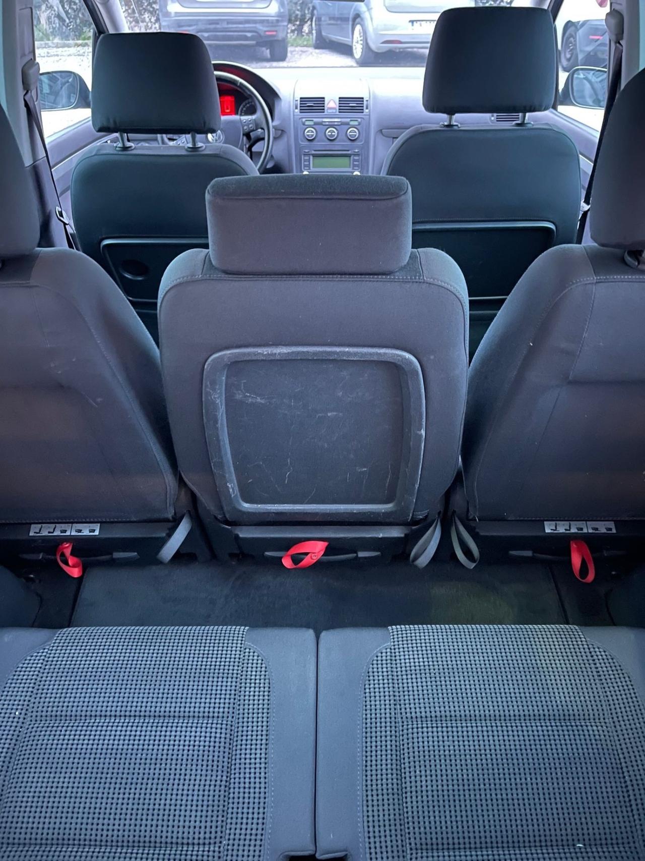 Volkswagen Touran 2.0 - 7 POSTI