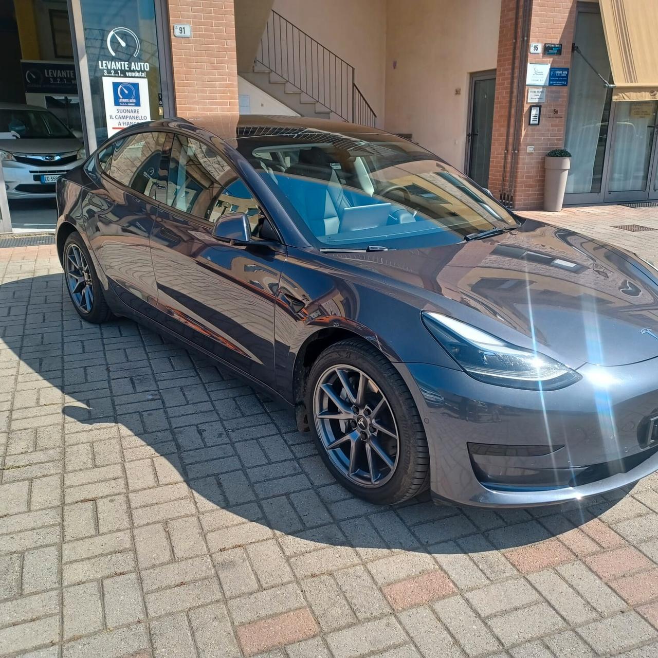 58078KM TESLA GANCIO DI TRAINO AUTONOMIA 408KM