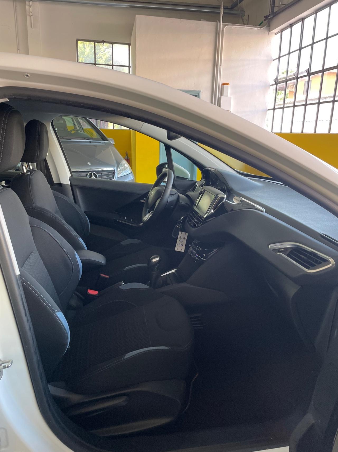 Peugeot 208 1.2 VTi 82 CV 5 porte Allure