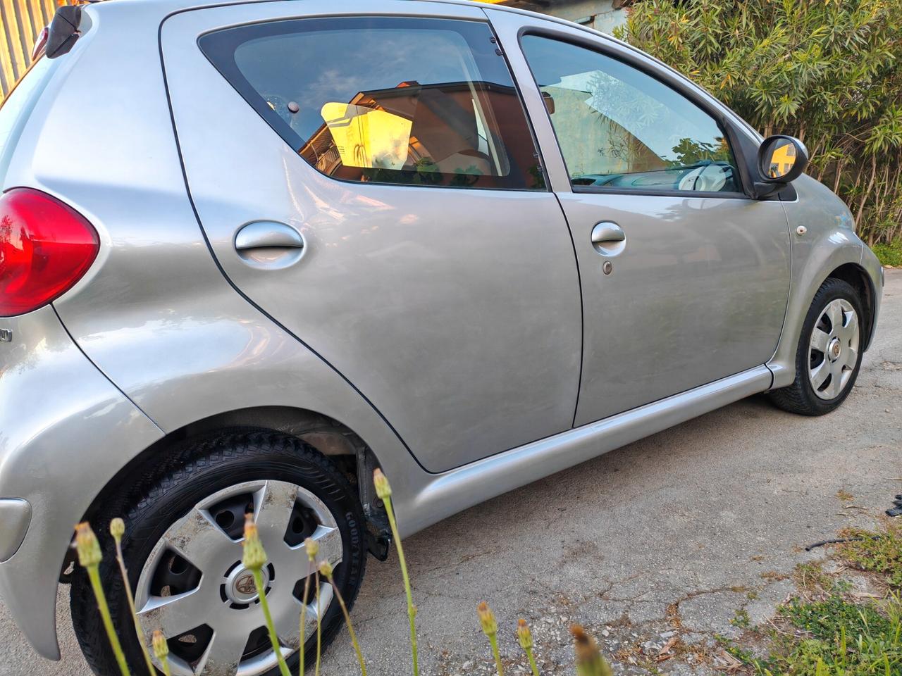 Toyota Aygo AUTOMATICA PERFETTA FRIZIONE NUOVA