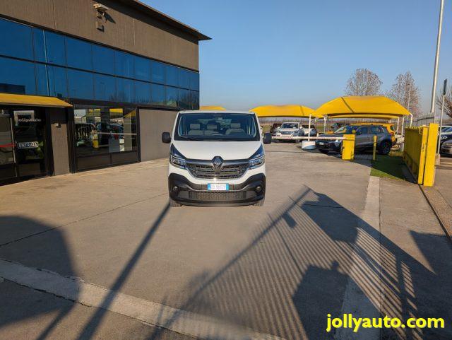 RENAULT Trafic T29 2.0 dCi 120CV 9 POSTI