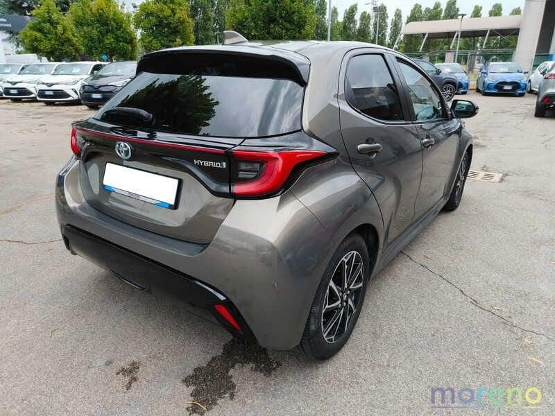 Toyota Yaris 1.5 hybrid Lounge