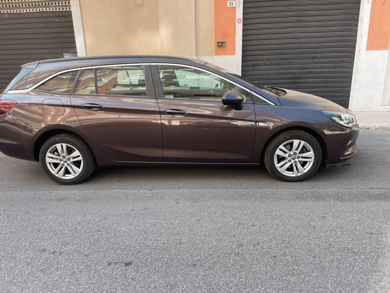 Opel Astra 1.6 CDTi 136CV aut. Sports Tourer Innovation finanziabile