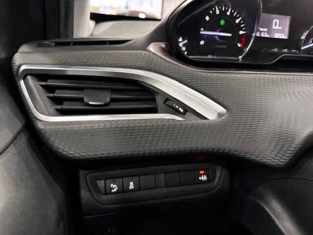 Peugeot 2008 1.2 VTi 82CV Allure