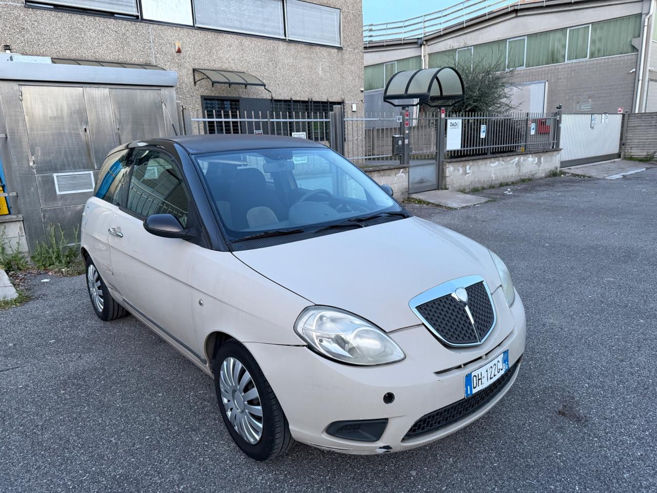 Lancia Ypsilon 1.2 benzina euro4 bicolore