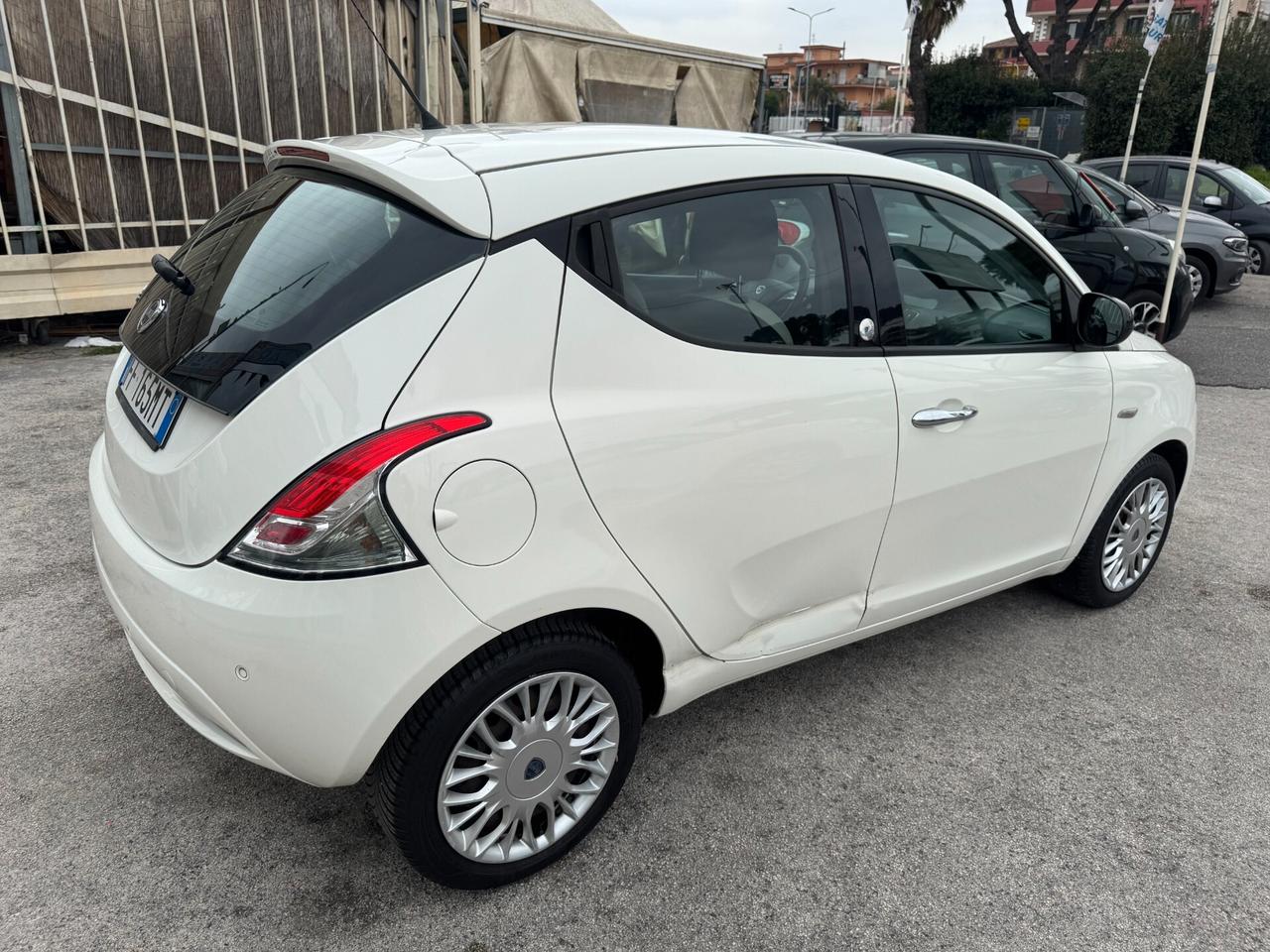 Lancia Ypsilon 1.2 GPL ECOCHIC 12/2016