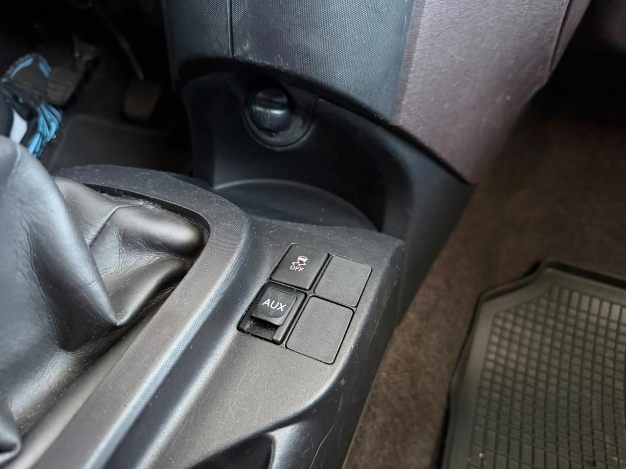 Toyota iQ 1.0 68 Cv Keyless - Cerchi in lega - Comandi