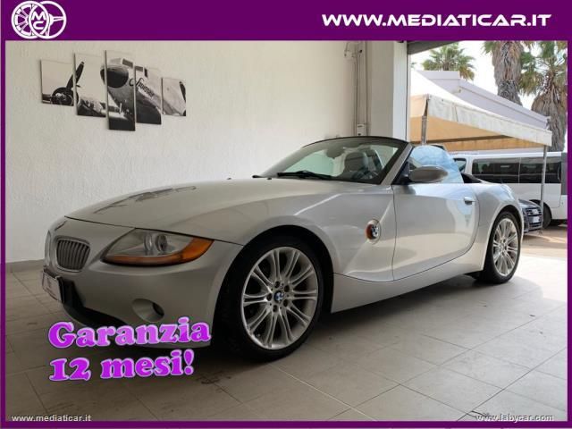 BMW Z4 2.2i Roadster                                                        