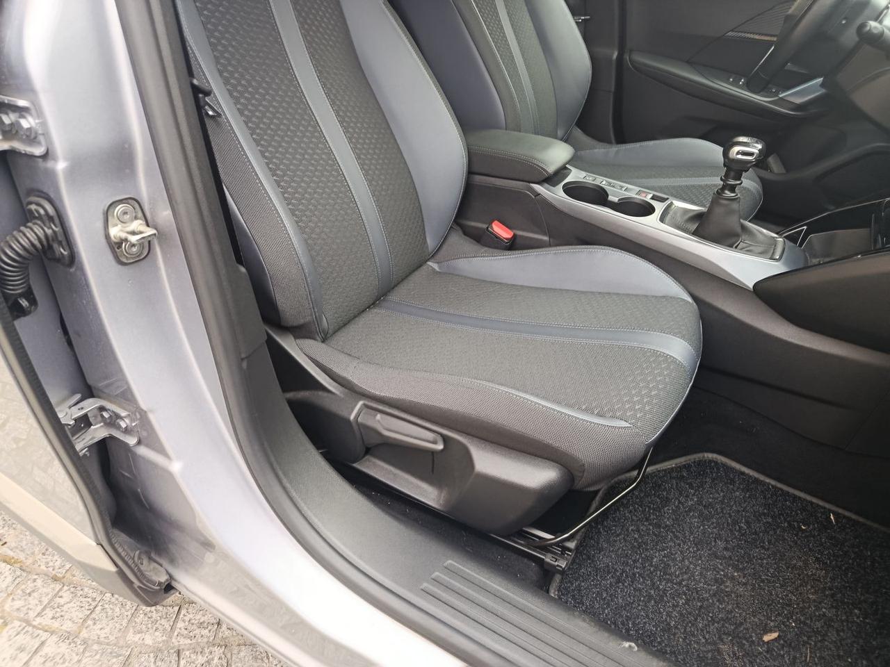 Peugeot 3008 Allure 1.2 PureTech 130 #9256