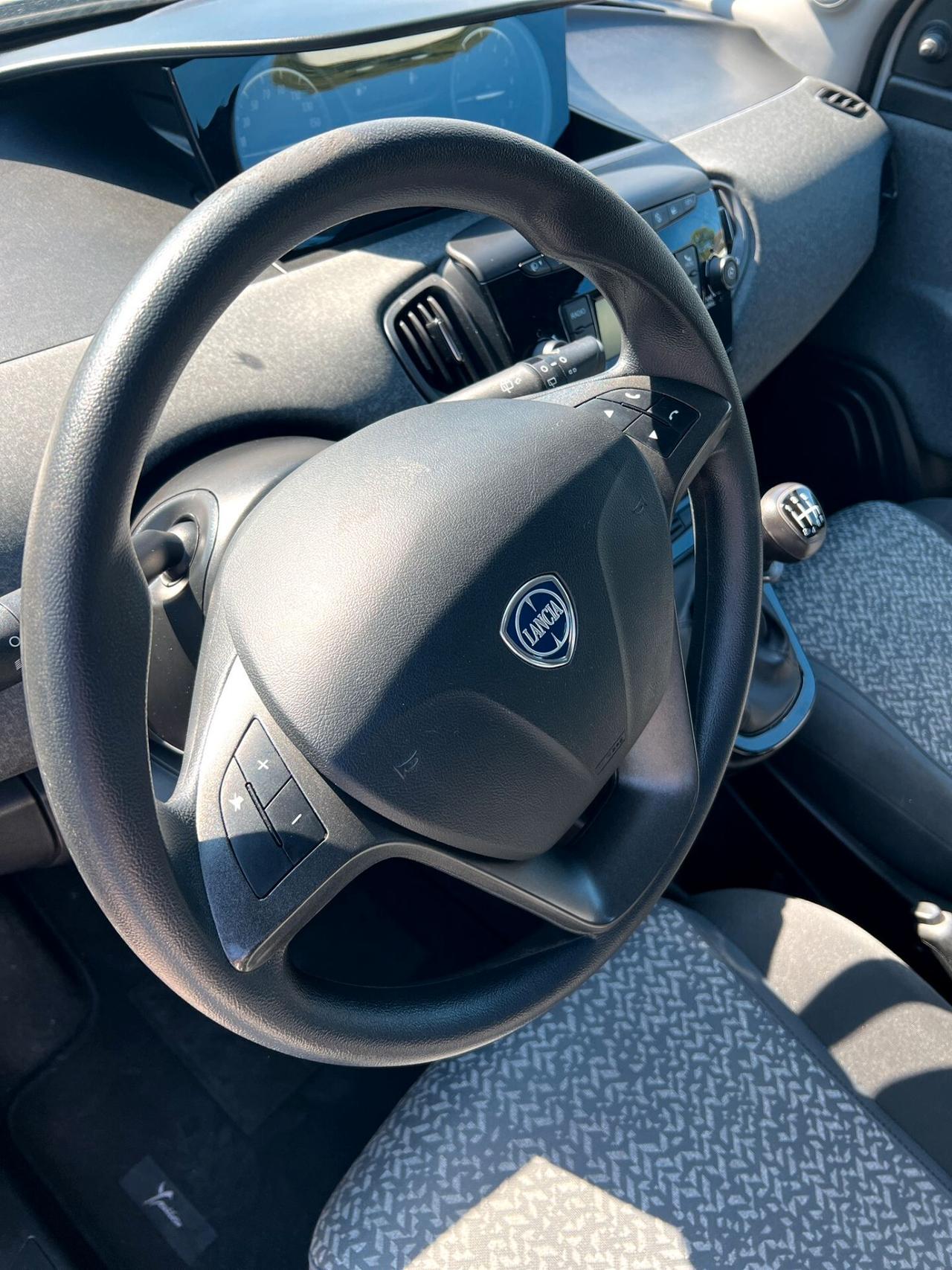 Lancia Ypsilon 1.0 FireFly 5 porte S&S Hybrid Ecochic