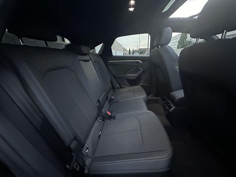 Audi Q3 Sportback Sportback 35 TDI S-tronic Identity Black S-line 150cv