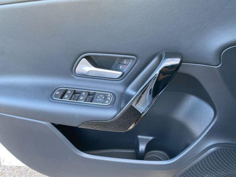 Mercedes-Benz Classe A A 180 d Sport auto