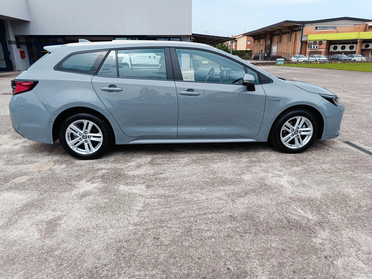 Toyota Corolla Touring Sports 1.8 Hybrid Business Tech