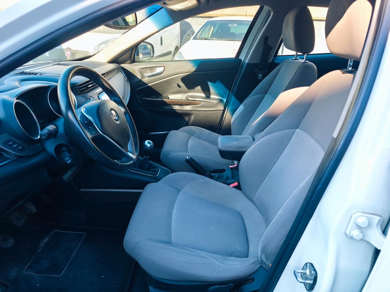 Alfa Romeo Giulietta 1.6 JTDm-2 120 CV Distinctive