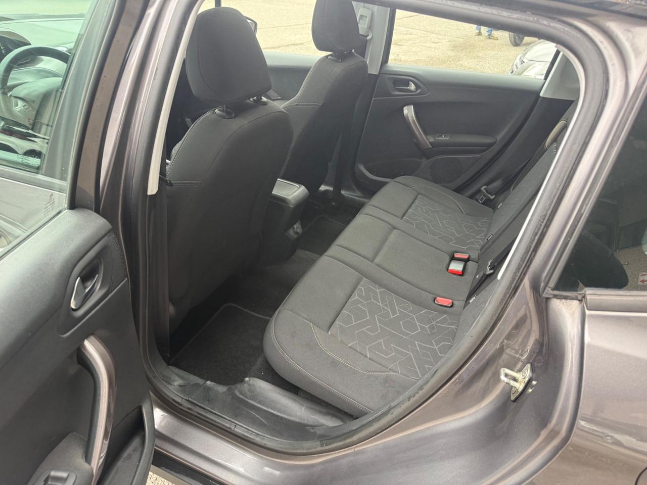 Peugeot 2008 1.6 e-HDi 92 CV Stop&Start Allure