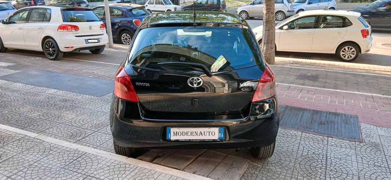 TOYOTA YARIS 1.0 GPL 5 PORTE PARI AL NUOVO