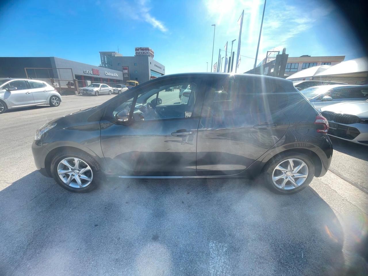 Peugeot 208 1.2 VTi 82 CV 5 porte Allure