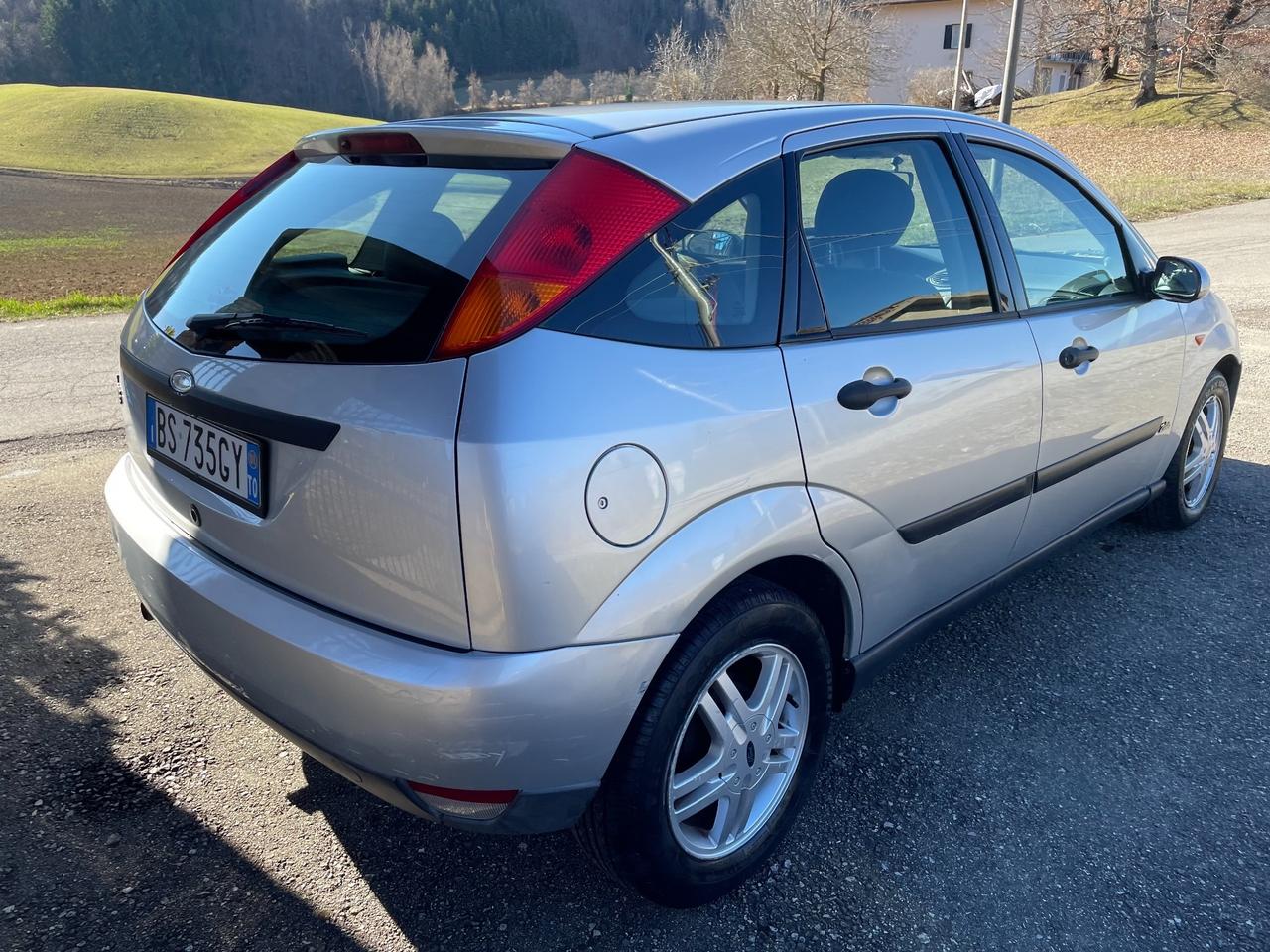 Ford Focus 1.6i 16V cat 5p. Ghia