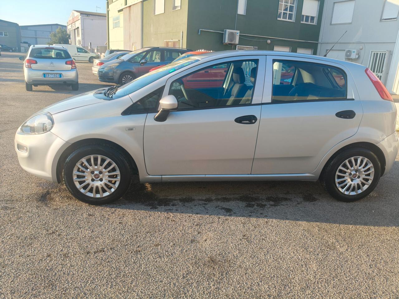 Fiat Punto 1.2 benzina con gancio traino
