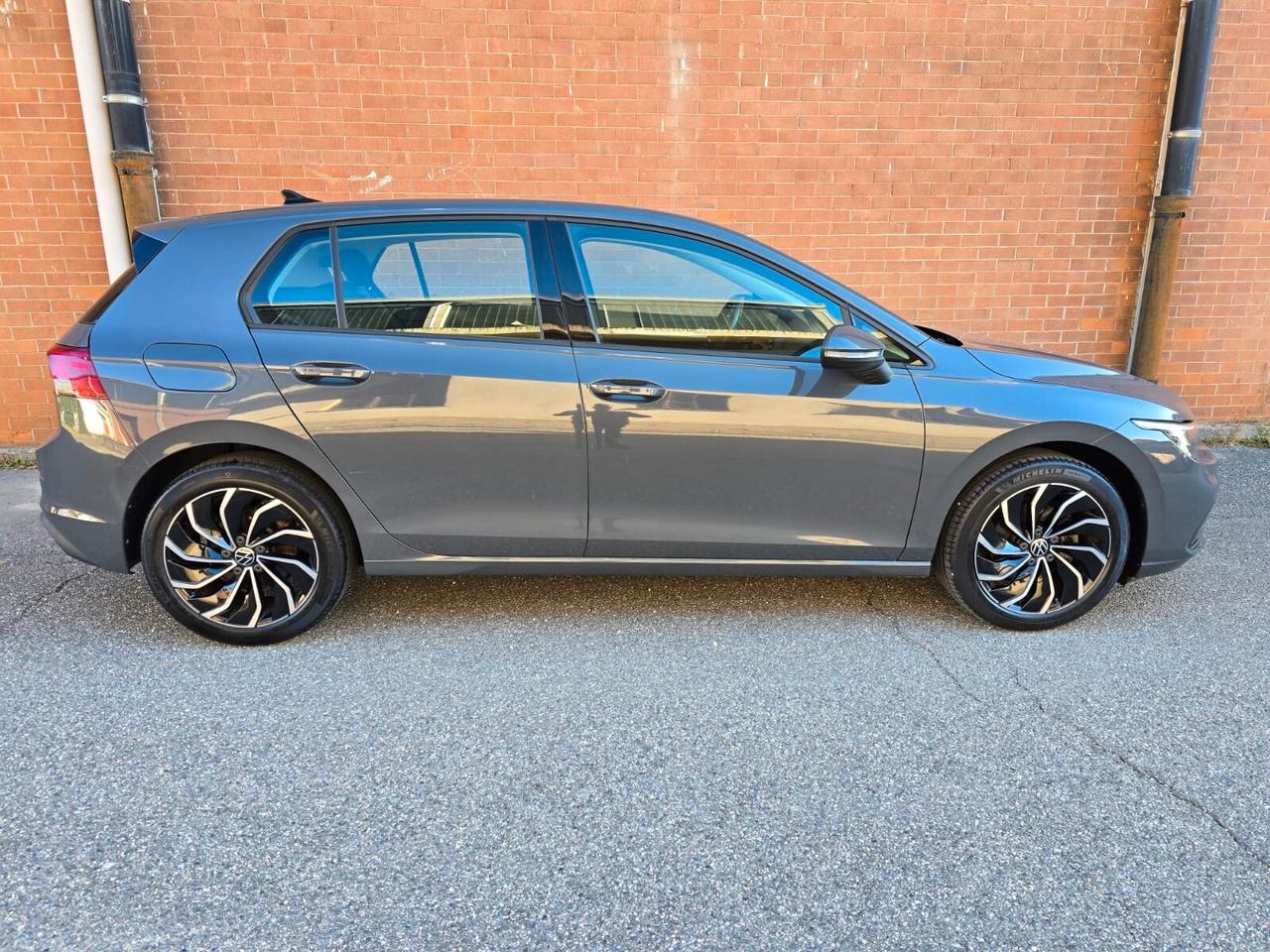 Volkswagen Golf 1.0 eTSI EVO DSG Life