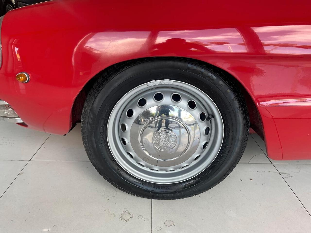 Alfa Romeo Spider duetto osso di seppia