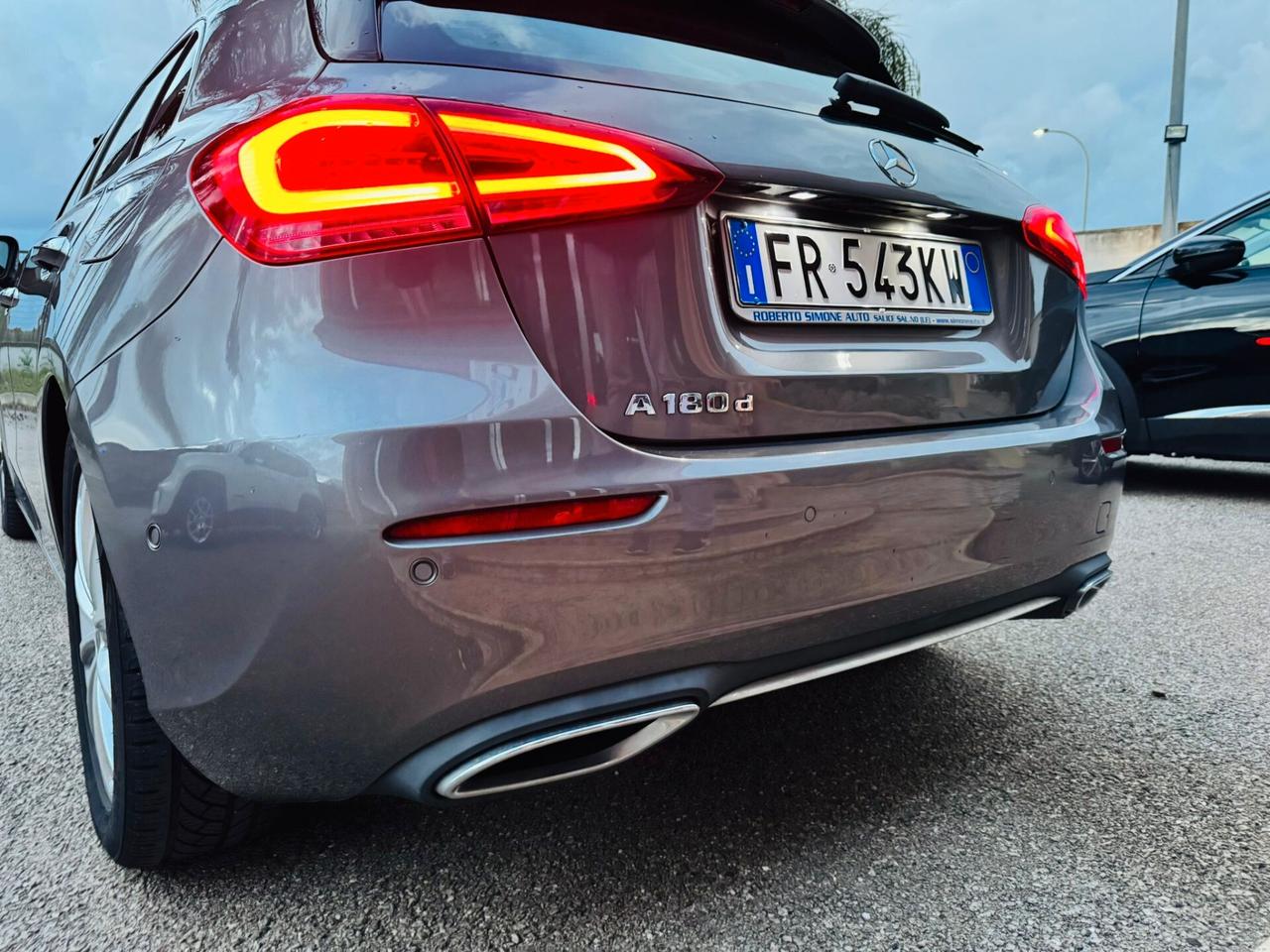 Mercedes-benz A 180d Automatic Sport Led Ambient