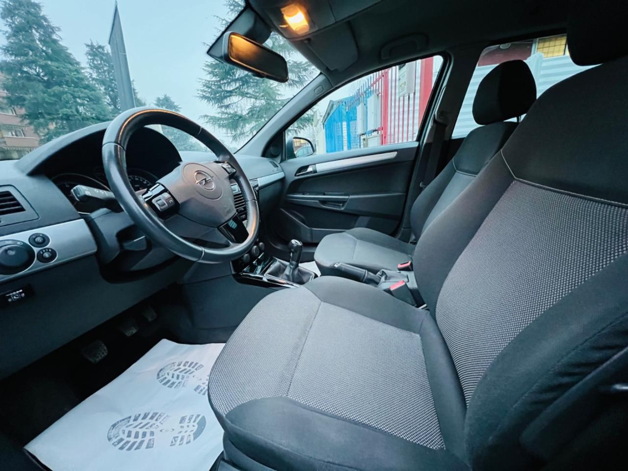 Opel Astra 1.6 16V GPL-TECH Station Wagon Edition