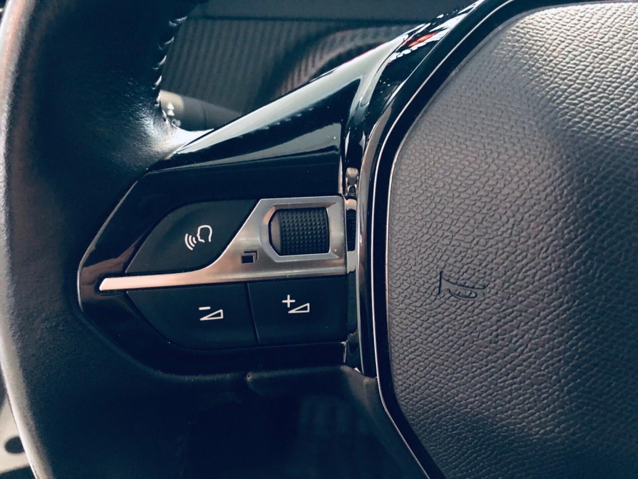 Peugeot 2008 1.5HDi TETTO -TELECAMERA PELLE Allure